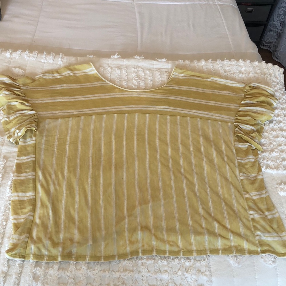 Lucky Brand. XL. Yellow and white.